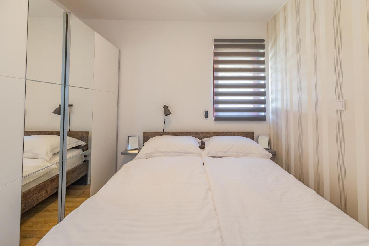 Villa Family And Friends Private Heated Pool With Jacuzzi Zadar Eksteriør bilde