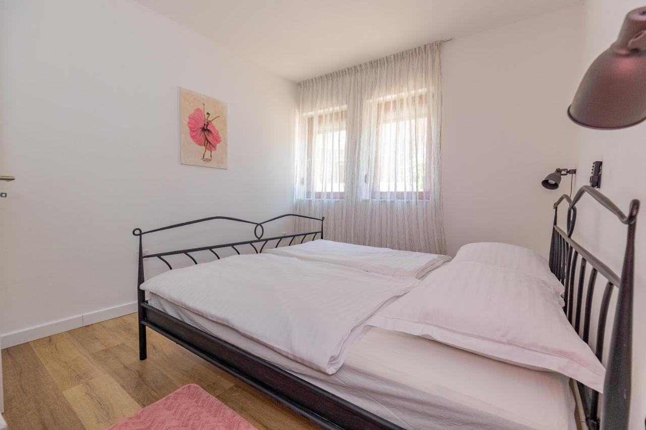 Villa Family And Friends Private Heated Pool With Jacuzzi Zadar Eksteriør bilde