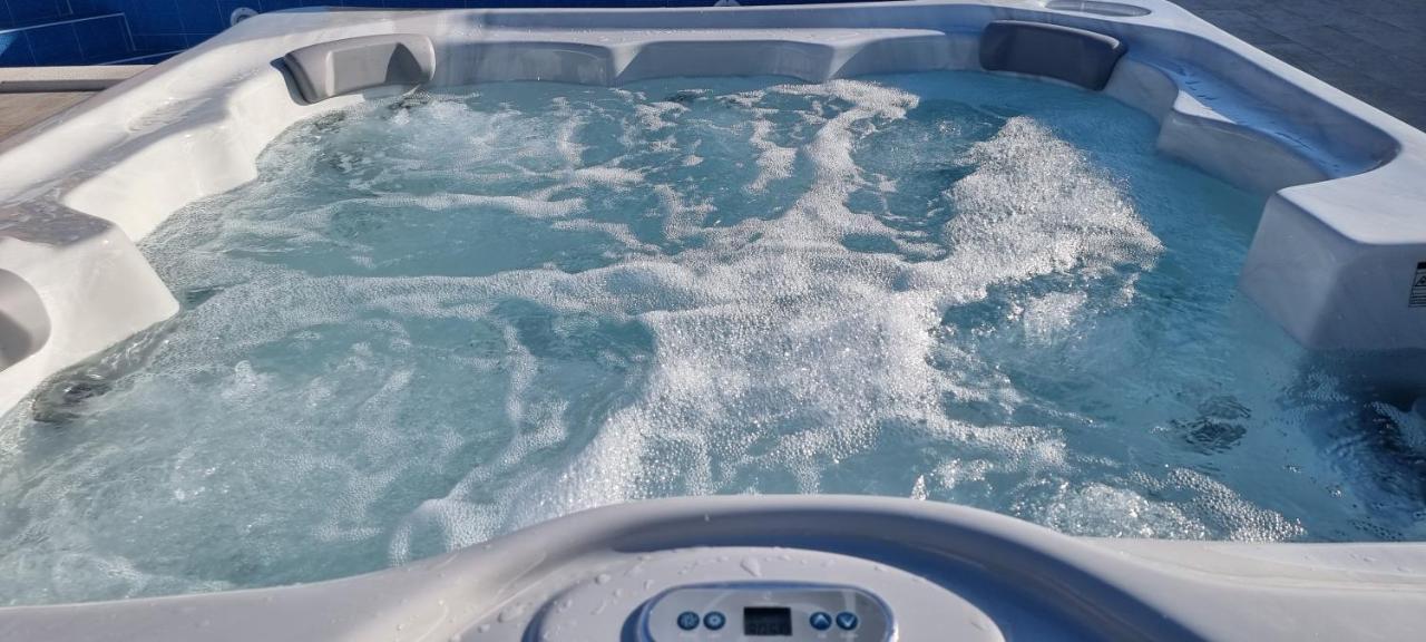 Villa Family And Friends Private Heated Pool With Jacuzzi Zadar Eksteriør bilde
