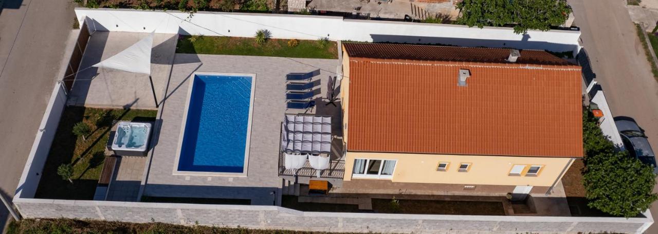 Villa Family And Friends Private Heated Pool With Jacuzzi Zadar Eksteriør bilde