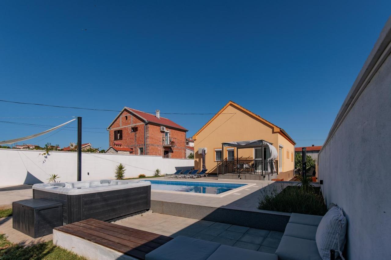 Villa Family And Friends Private Heated Pool With Jacuzzi Zadar Eksteriør bilde