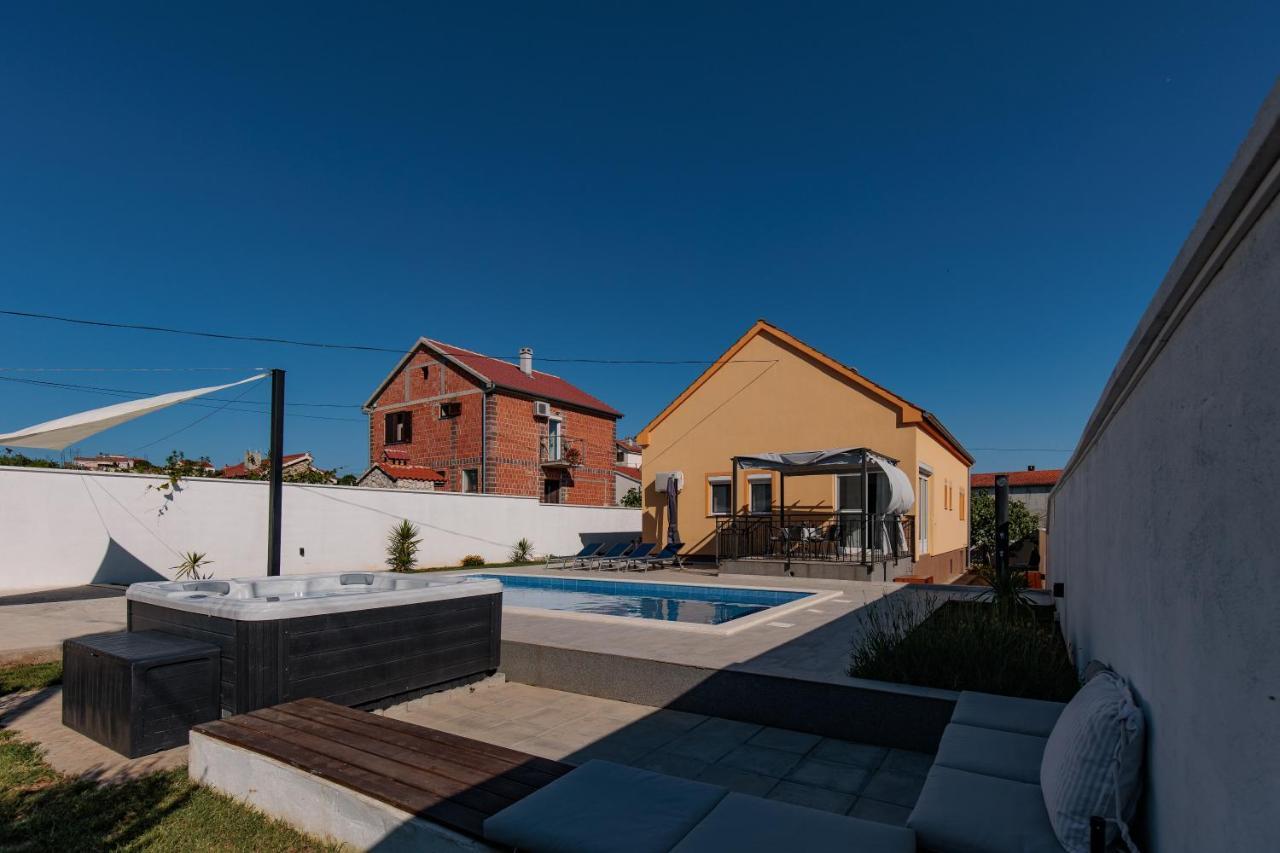 Villa Family And Friends Private Heated Pool With Jacuzzi Zadar Eksteriør bilde