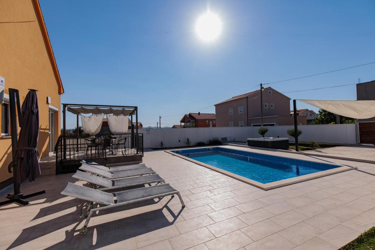 Villa Family And Friends Private Heated Pool With Jacuzzi Zadar Eksteriør bilde